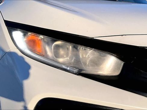 Used 2018 Honda Civic EX image 31