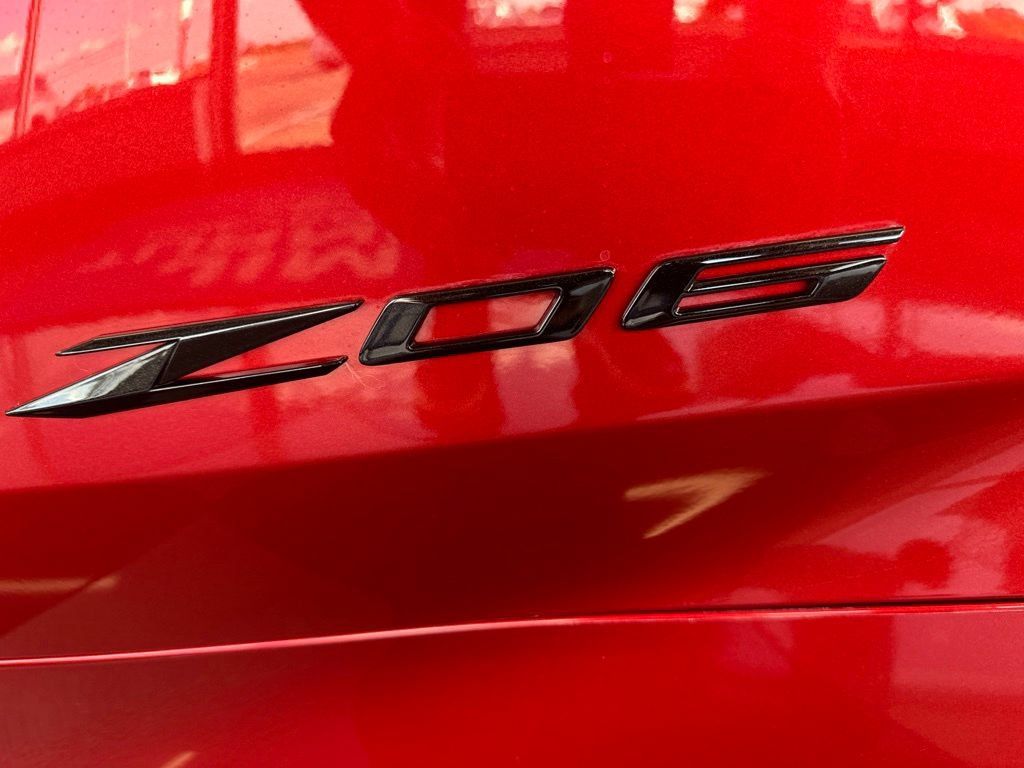 Used 2025 Chevrolet Corvette Z06 RWD image 10