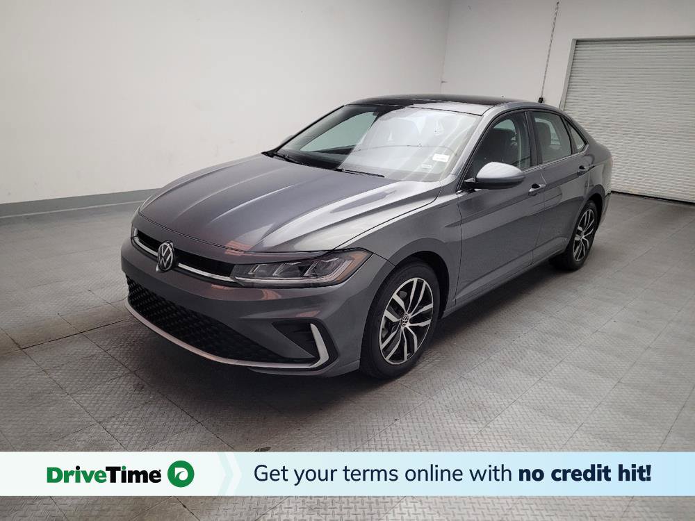 Used 2025 Volkswagen Jetta SE FWD image 1