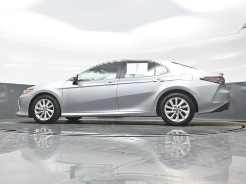 Used 2024 Toyota Camry LE image 28