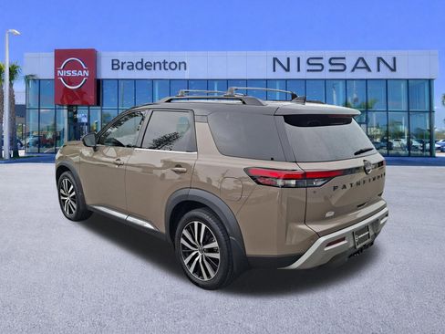 Used 2023 Nissan Pathfinder Platinum AWD/4WD image 7