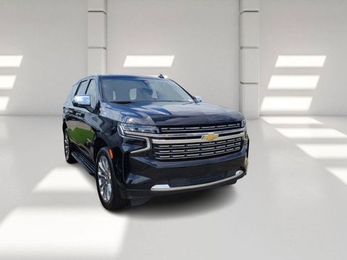 Used 2021 Chevrolet Tahoe Premier w/ Premium Package RWD image 3