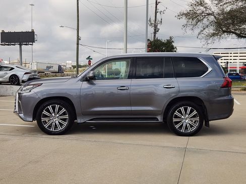 Used 2017 Lexus LX 570 4WD w/ Luxury Package image 4