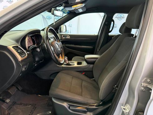Used 2016 Jeep Grand Cherokee Laredo RWD image 15
