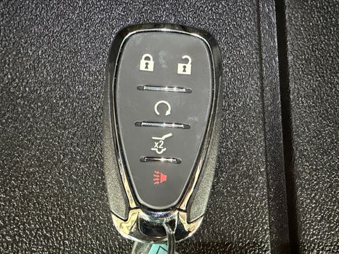 Used 2024 Chevrolet Equinox LT w/ LPO, Floor Liner Package FWD image 29