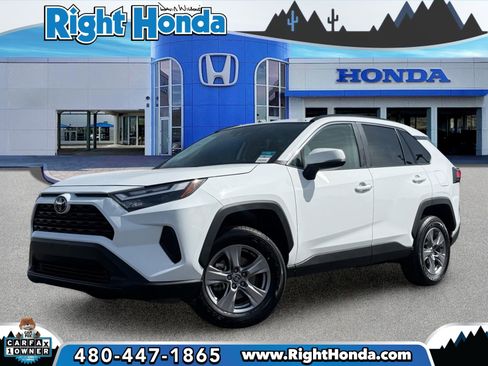 Used 2025 Toyota RAV4 XLE AWD/4WD image 1