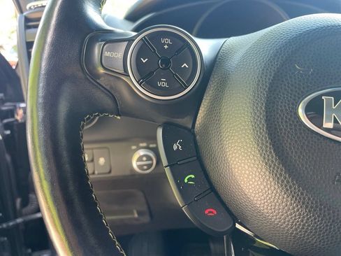 Used 2015 Kia Soul + w/ Primo Package FWD image 11