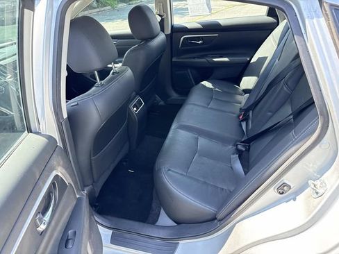 Used 2016 Nissan Altima 3.5 SL FWD image 16