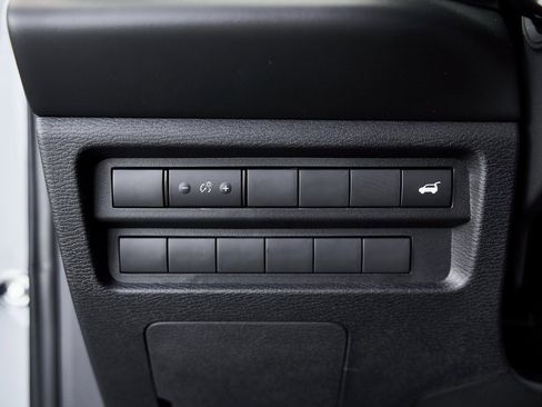 New 2025 Mitsubishi Outlander SE image 32