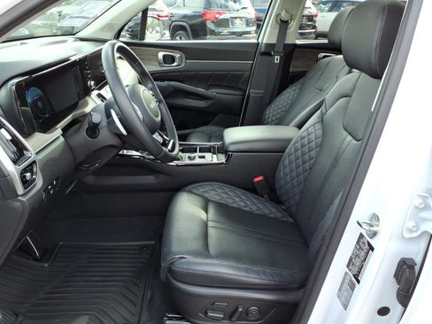Used 2023 Kia Sorento SX Prestige image 4