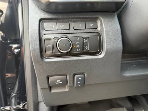 Used 2024 Ford F250 Lariat w/ Lariat Ultimate Package AWD/4WD image 28