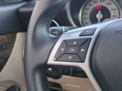 Used 2016 Mercedes-Benz SLK 300 image 17