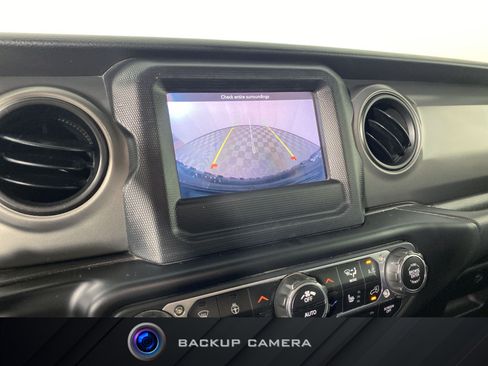 Used 2023 Jeep Wrangler Sport AWD/4WD image 4