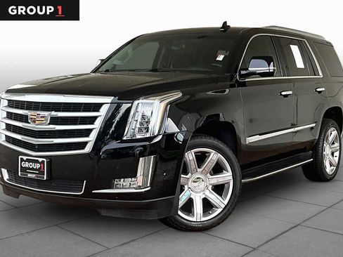 Used 2017 Cadillac Escalade Luxury AWD/4WD image 1