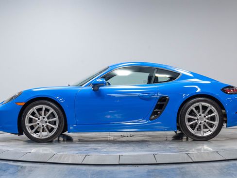Used 2025 Porsche 718 Cayman RWD image 37