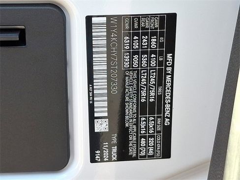 Used 2025 Mercedes-Benz Sprinter 2500 image 26