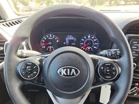 Used 2020 Kia Soul S FWD image 18