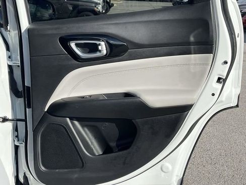 Used 2023 Jeep Compass Limited image 22