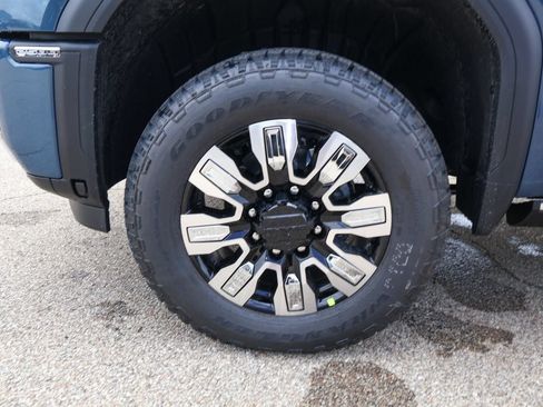 New 2026 GMC Sierra 2500 Denali w/ Denali Reserve Package AWD/4WD image 39