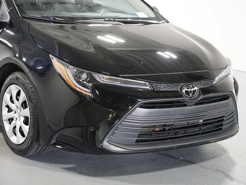 Certified 2025 Toyota Corolla LE FWD image 4