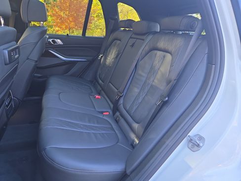 Used 2019 BMW X5 xDrive40i w/ Executive Package image 29