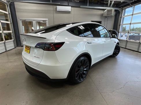 Used 2022 Tesla Model Y Performance AWD/4WD image 5