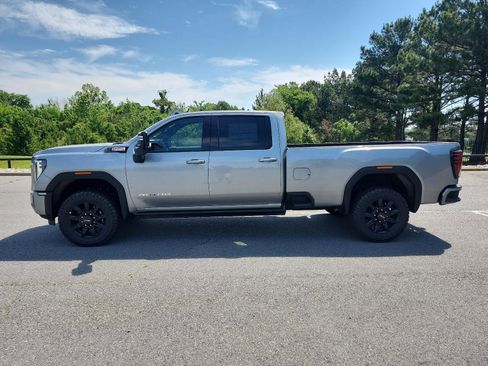 Used 2026 GMC Sierra 2500 AT4 w/ AT4 Premium Plus Package AWD/4WD image 2