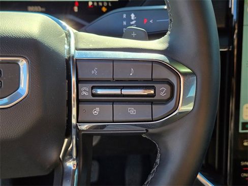 Used 2025 GMC Acadia Elevation image 29