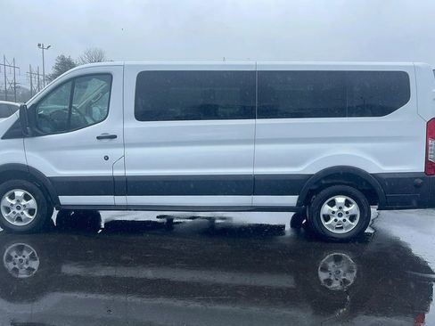 Used 2018 Ford Transit 350 XLT image 2