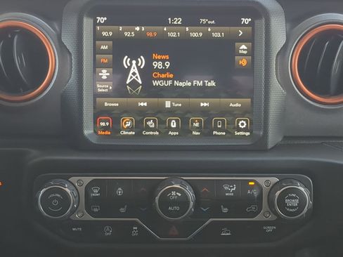 Used 2021 Jeep Gladiator Mojave image 18