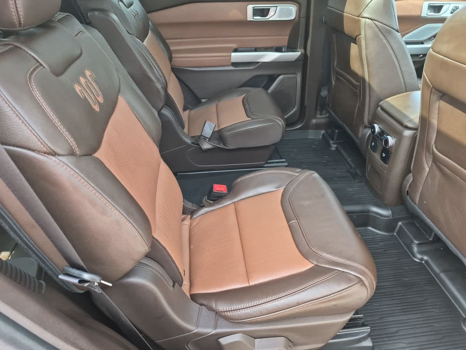 Used 2024 Ford Explorer King Ranch w/ Technology Package AWD/4WD image 21