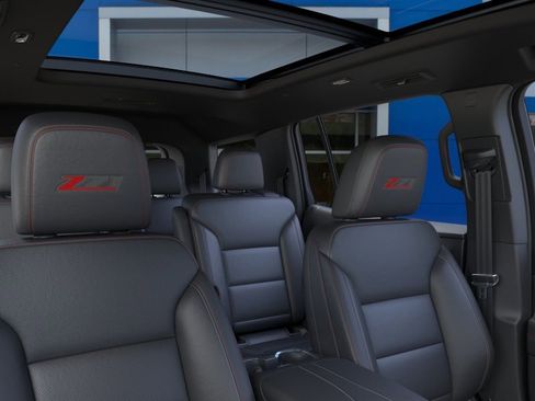 New 2026 Chevrolet Traverse Z71 w/ Enhanced Driving Package AWD/4WD image 44
