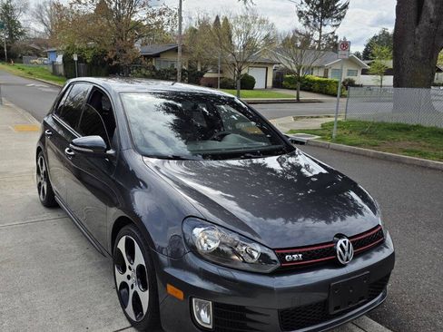 Used 2010 Volkswagen GTI 4-Door FWD image 3