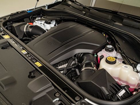 New 2026 Land Rover Range Rover Long Wheelbase SE image 41