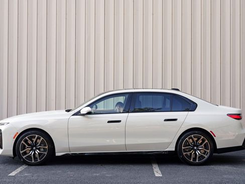 Used 2023 BMW 760i xDrive AWD/4WD image 60