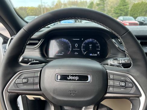 New 2026 Jeep Grand Cherokee L Limited AWD/4WD image 8
