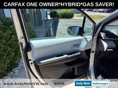 Used 2025 Toyota Sienna XLE FWD image 14