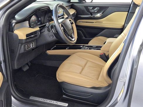 Used 2022 Lincoln Corsair Reserve w/ Equipment Group 201A image 8