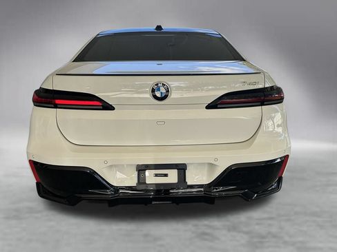 Used 2026 BMW 740i RWD image 32