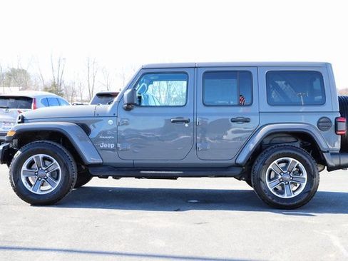 Used 2018 Jeep Wrangler Unlimited Sahara w/ Dual Top Group AWD/4WD image 4