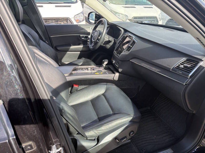 Used 2020 Volvo XC90 T5 Momentum AWD/4WD image 21