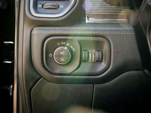 Used 2020 RAM 2500 Limited image 47