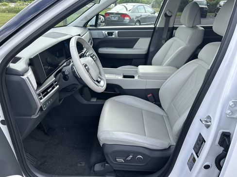 Used 2025 Hyundai Santa Fe SEL FWD image 26