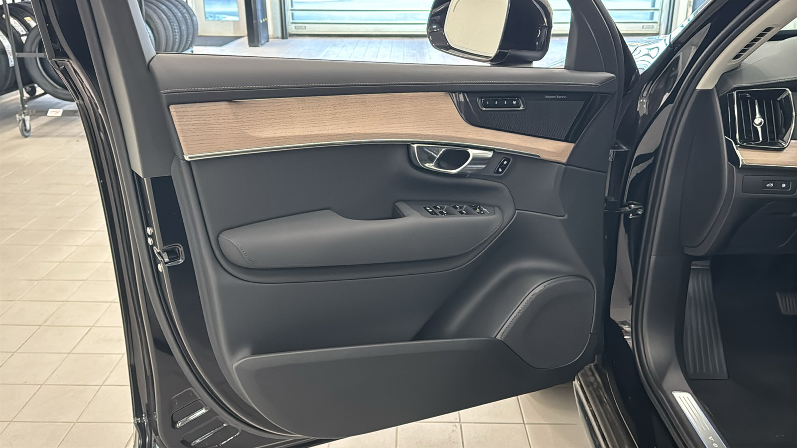 New 2026 Volvo XC90 T8 Plus w/ Protection Package AWD/4WD image 21