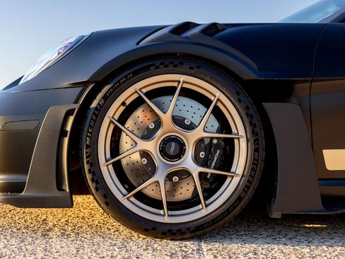 Used 2025 Porsche 911 GT3 RS image 33