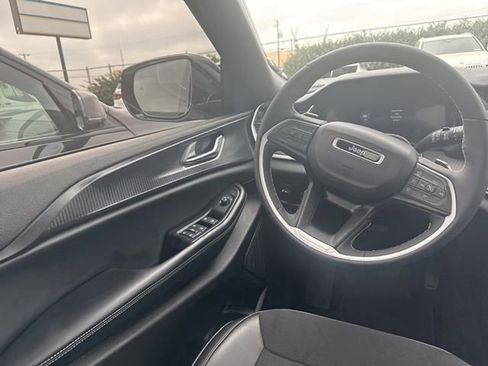 Used 2024 Jeep Grand Cherokee L Altitude image 22