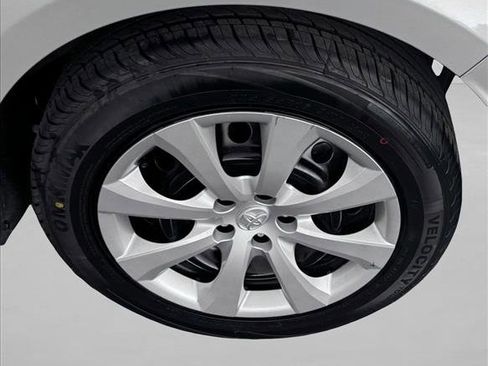 Used 2024 Toyota Corolla LE image 9