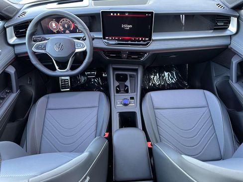 New 2026 Volkswagen Tiguan SE R-Line image 11