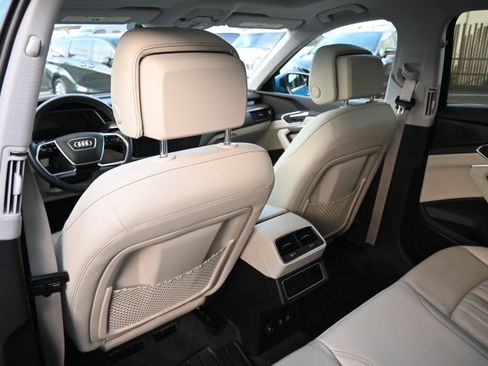 Used 2019 Audi e-tron Premium Plus image 34