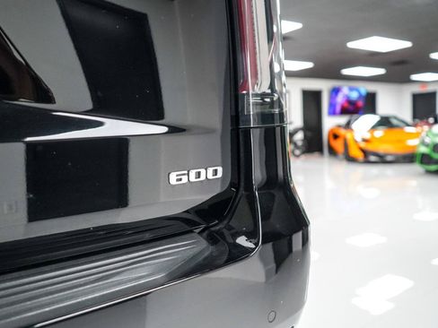 Used 2024 Cadillac Escalade Luxury RWD image 10